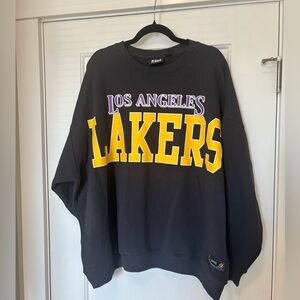 NBA Black Los Angeles Lakers Crewneck Sweater